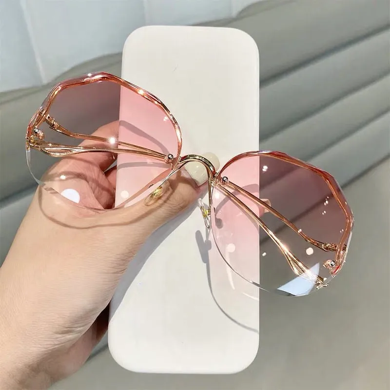 2022 Fashion Tea Gradient Sunglasses Women Ocean Water Cut Trimmed Lens Metal Curved Temples Sun Glasses Female UV400