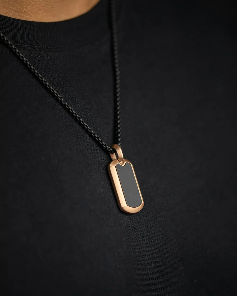 Full titanium necklace with bronze and Carbon Fiber finish