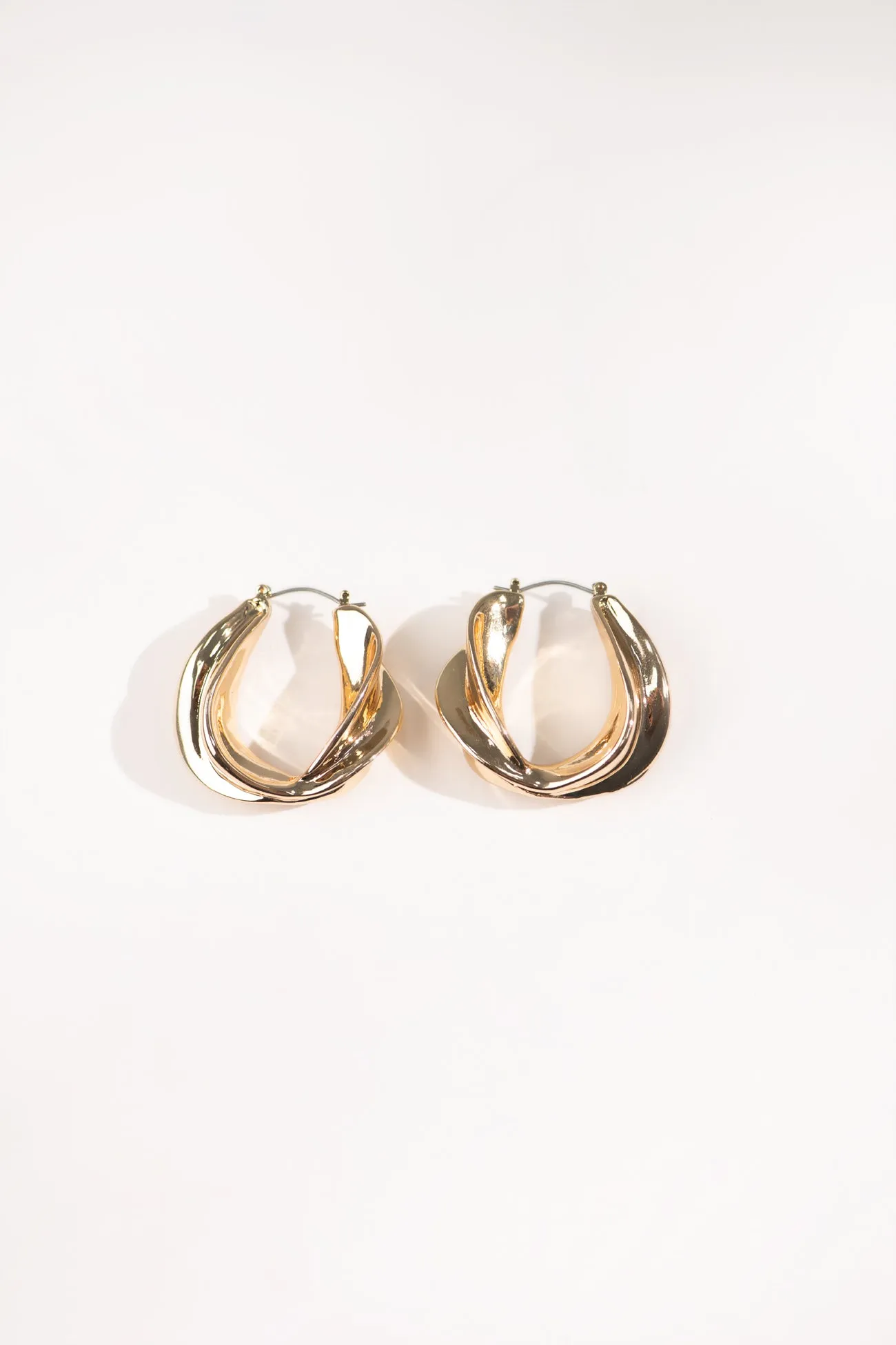 METALLIC GOLD LOOP EARRING