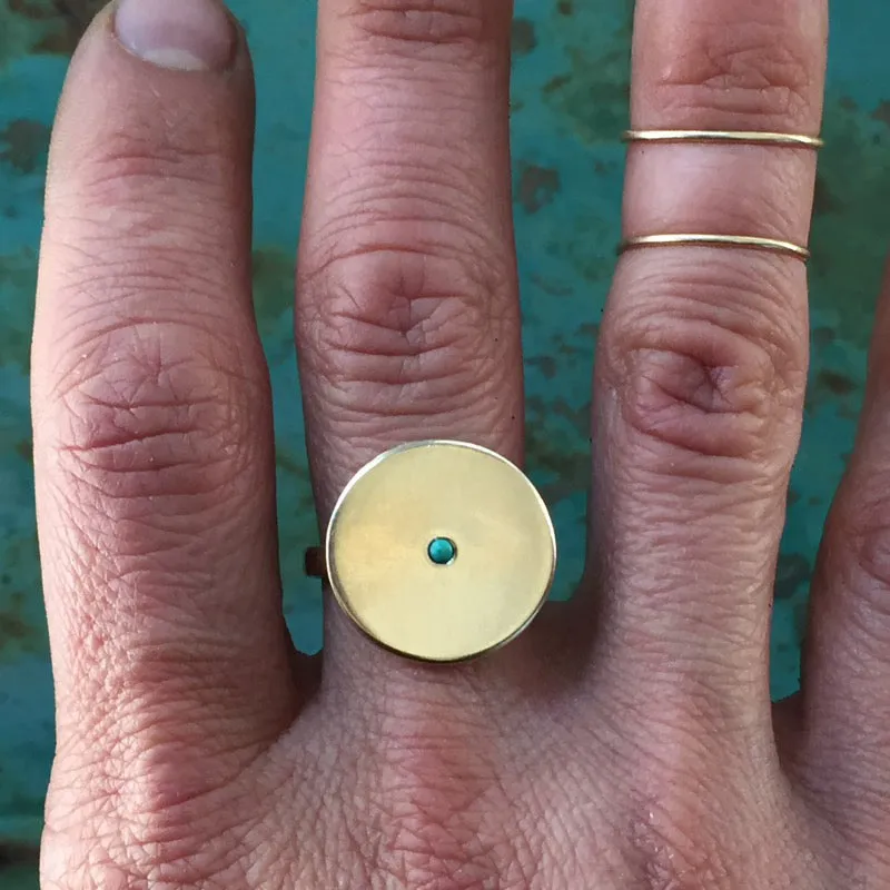 MINIMAL CIRCLE STONE RING