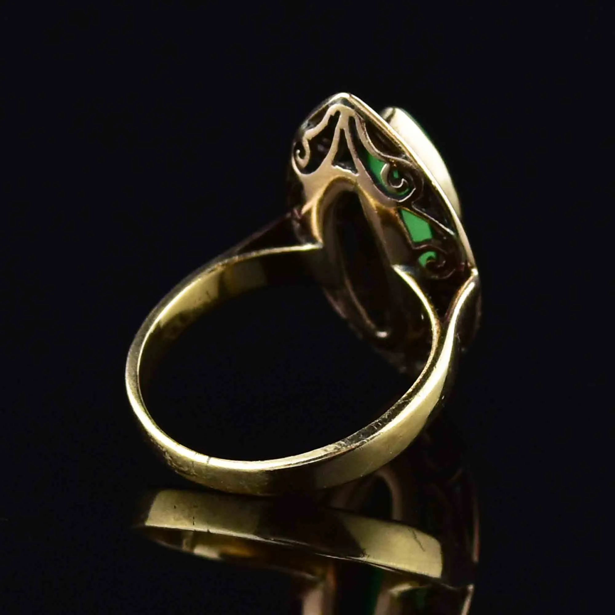 Vintage 14K Gold Jade Navette Style Ring