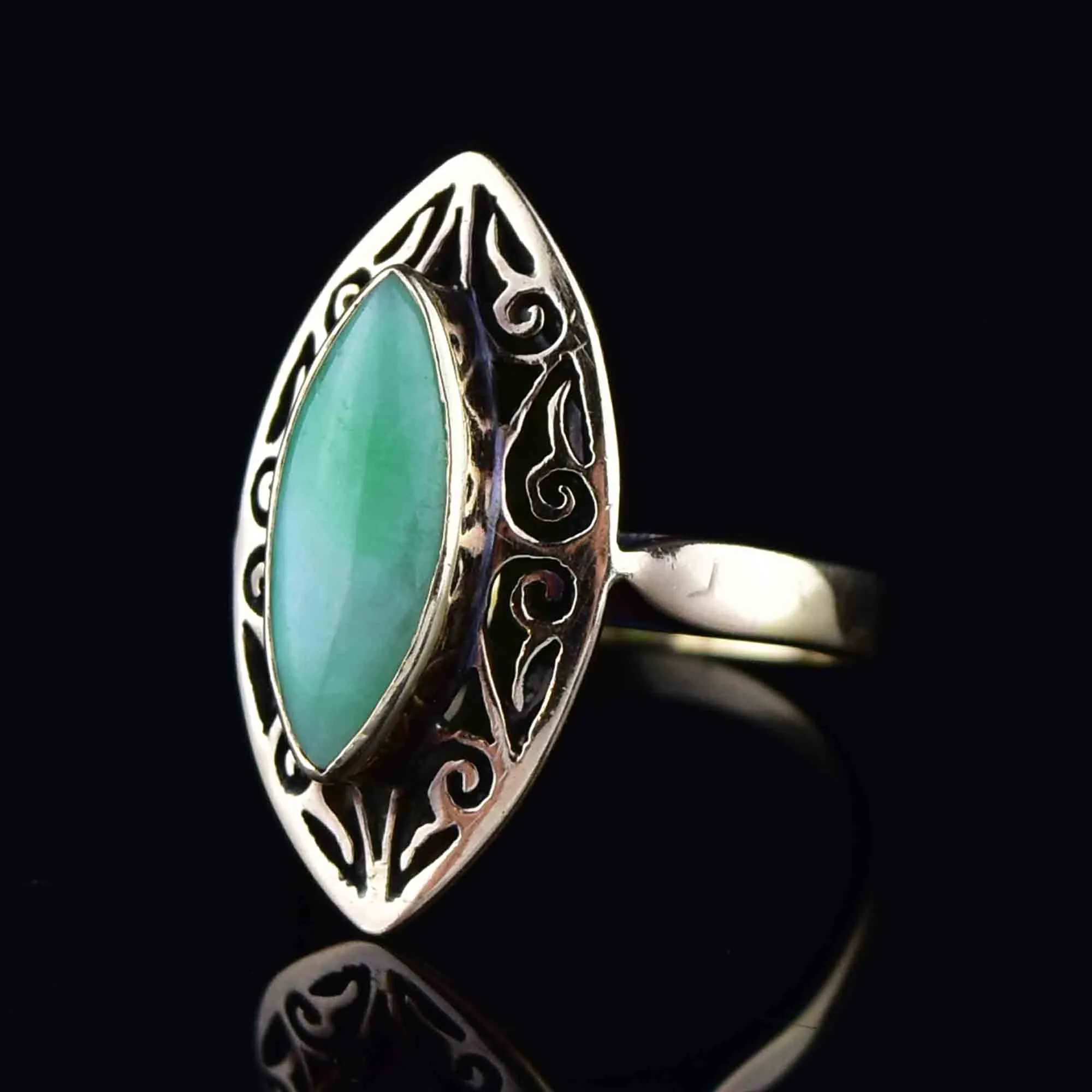 Vintage 14K Gold Jade Navette Style Ring